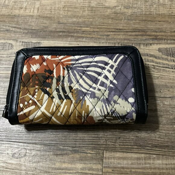Vera Bradley Quilted Patchwork Wristlet Wallet With Leather Trim & Snap Closure - Picture 4 of 4